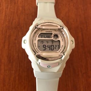 baby-g shock watch: mint